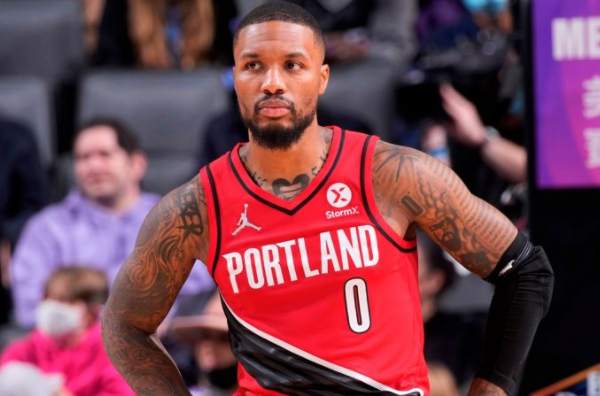 詹姆斯凭借 詹姆斯凭借